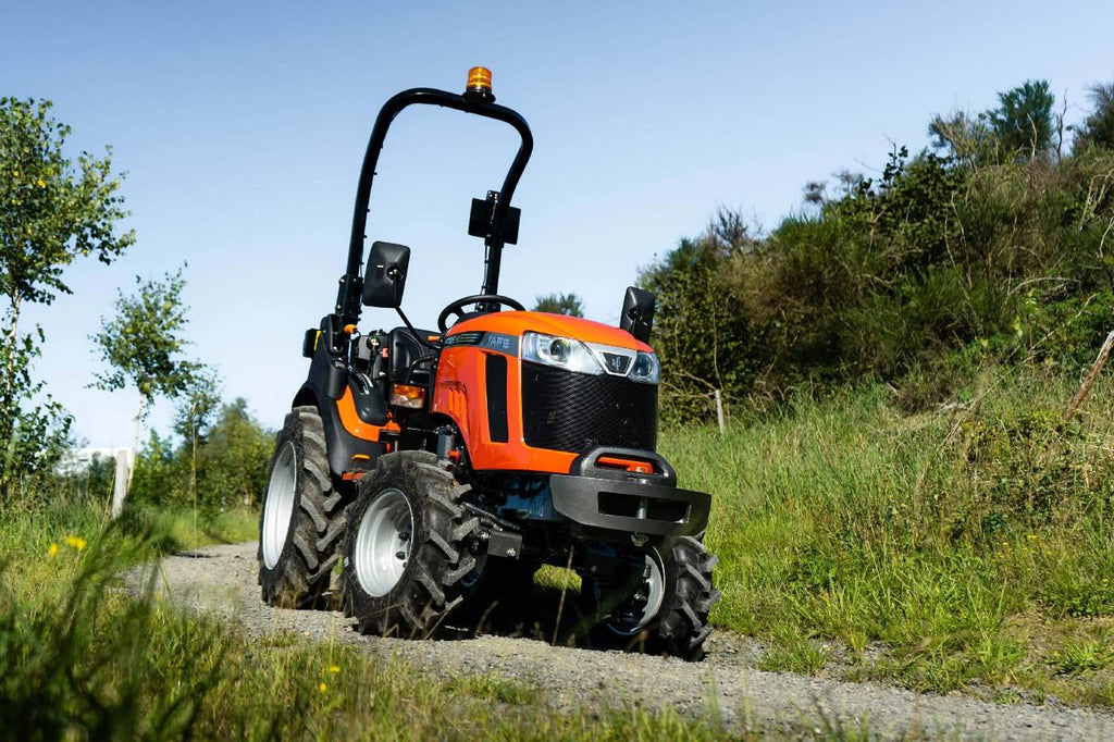 Tafe Allrad-Universalschlepper 6028M Grundmaschine mit AS-Bereifung