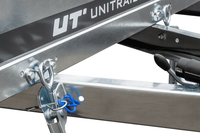 Einachsanhänger 264×150 UNITRAILER GARDEN 265 KIPP mit zusätzlichen Bordwänden, H-800-Rahmen und grauer Plane-Neu